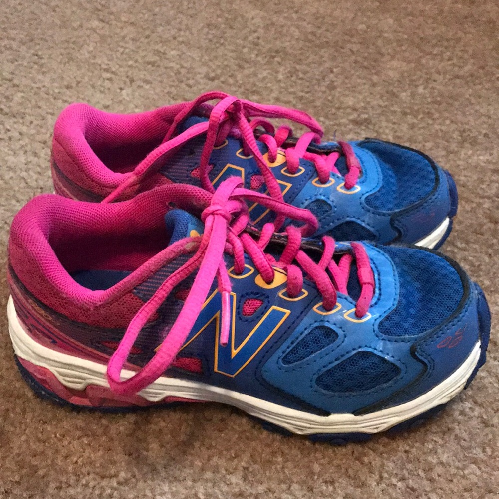 Girls Sz 13 new balance shoes